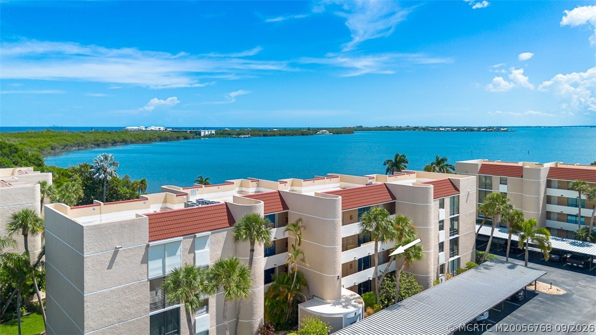 2318 NW Bay Colony Ct