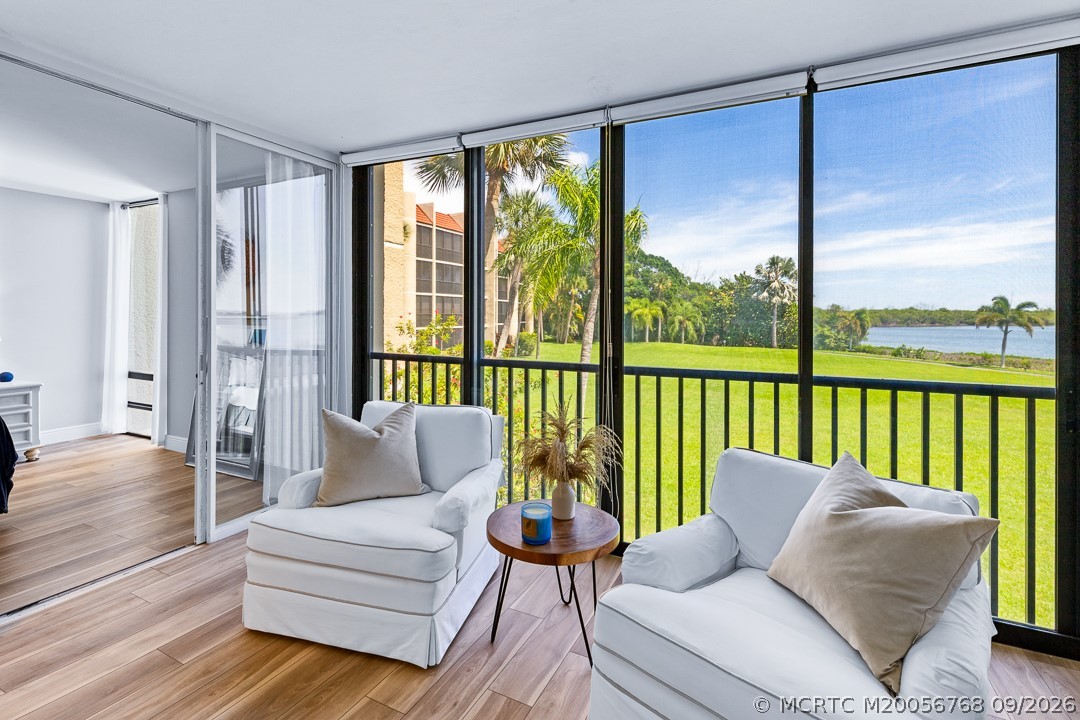 2318 NW Bay Colony Ct