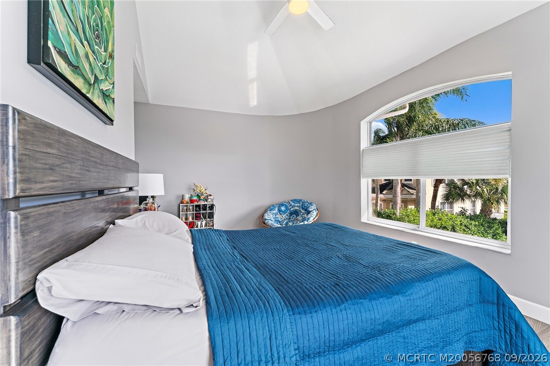 2318 NW Bay Colony Ct
