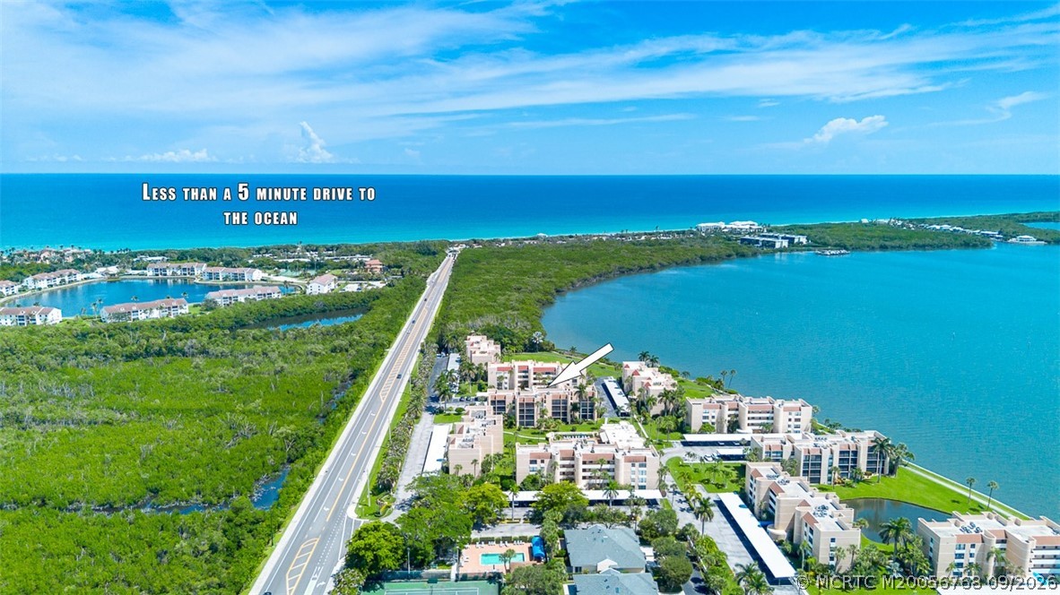 2318 NW Bay Colony Ct