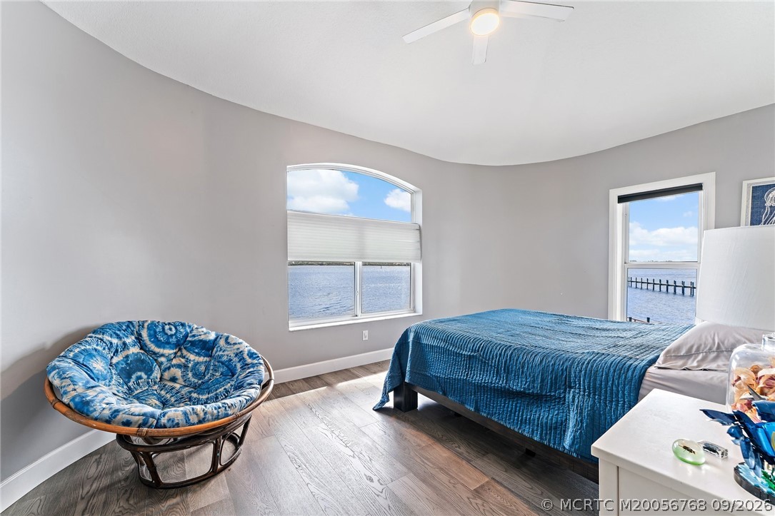 2318 NW Bay Colony Ct