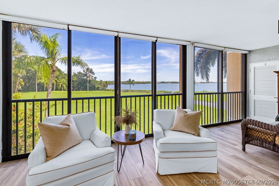 2318 NW Bay Colony Ct
