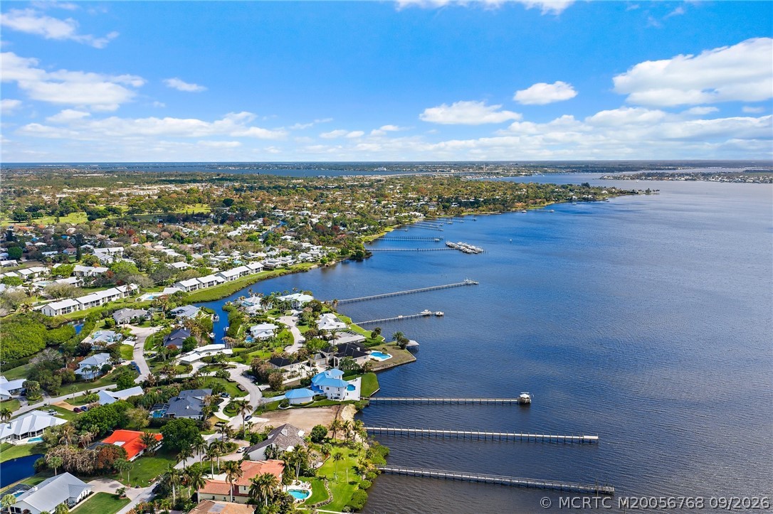 2318 NW Bay Colony Ct