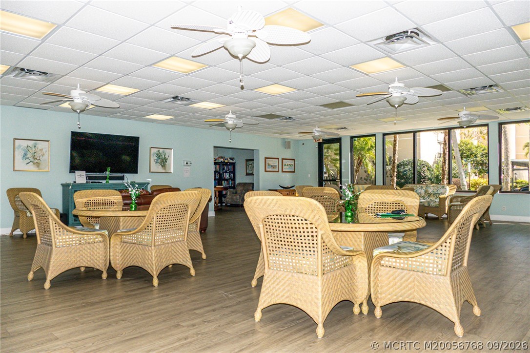 2318 NW Bay Colony Ct