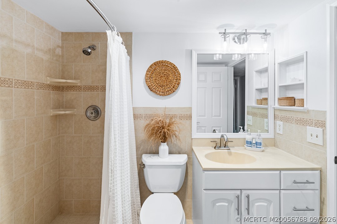 2318 NW Bay Colony Ct