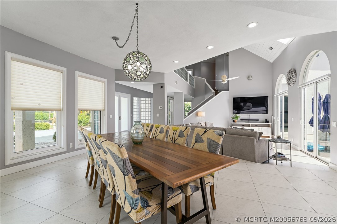 2318 NW Bay Colony Ct