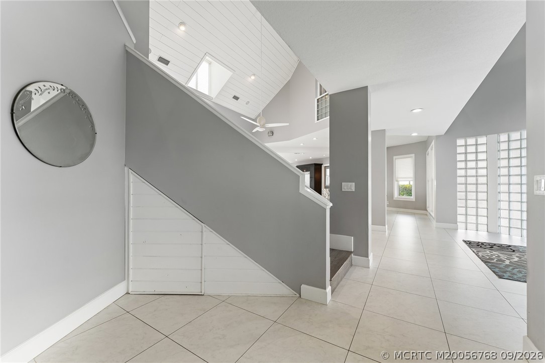 2318 NW Bay Colony Ct