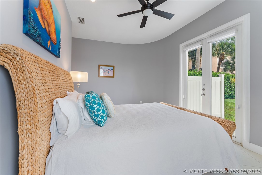 2318 NW Bay Colony Ct