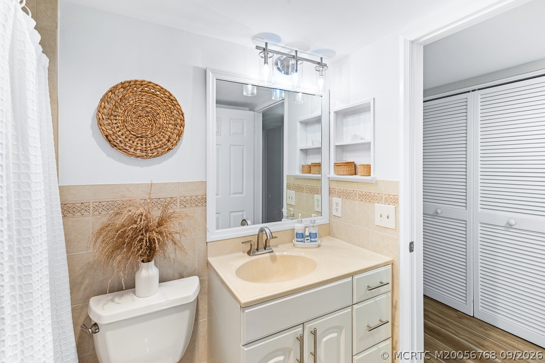 2318 NW Bay Colony Ct