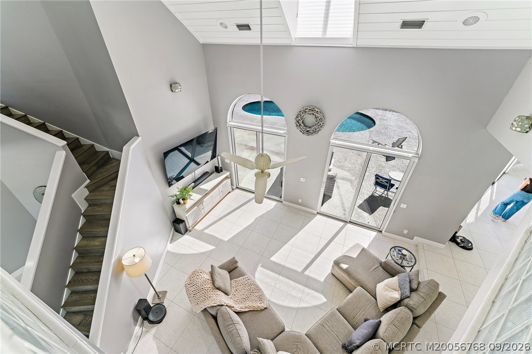2318 NW Bay Colony Ct