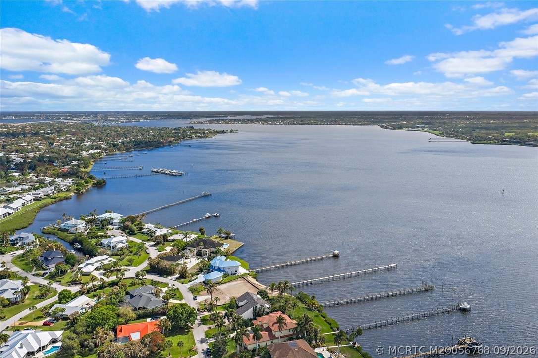 2318 NW Bay Colony Ct