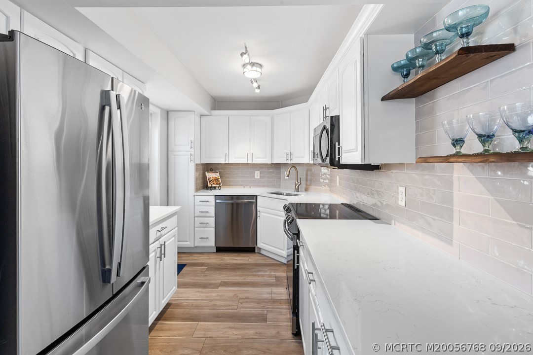 2318 NW Bay Colony Ct