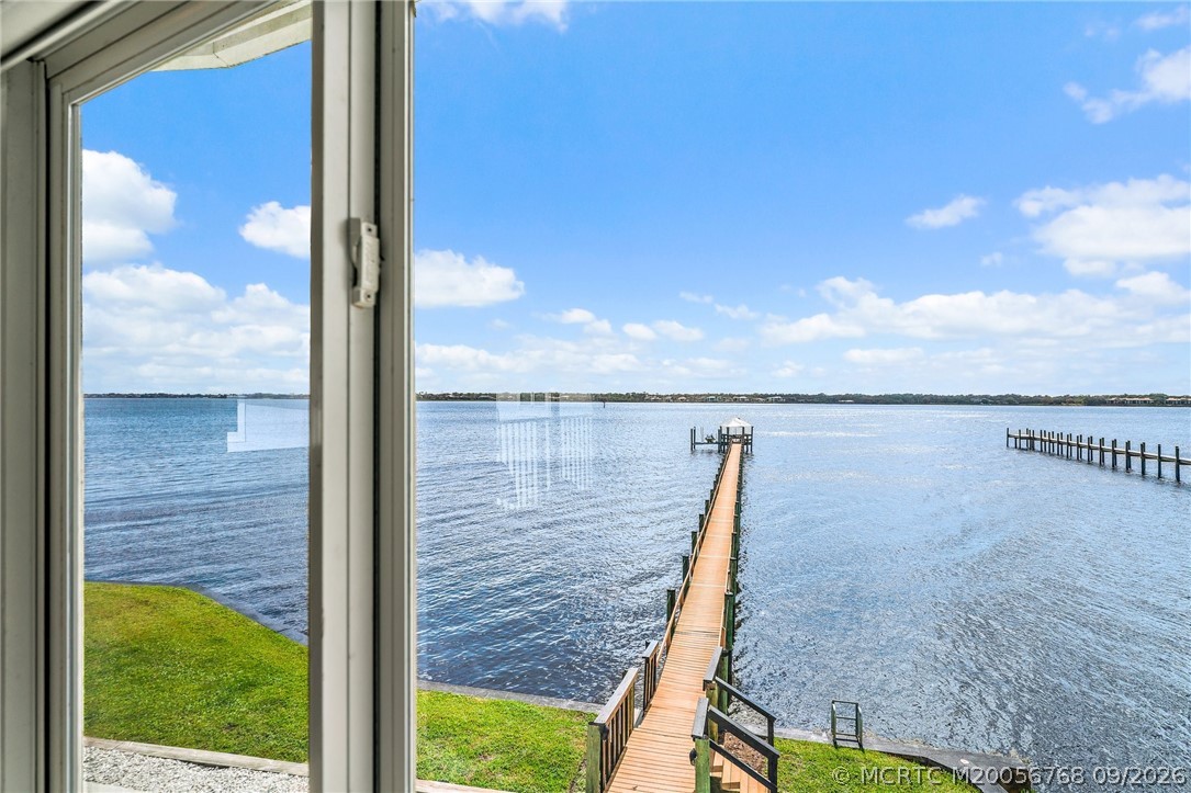 2318 NW Bay Colony Ct