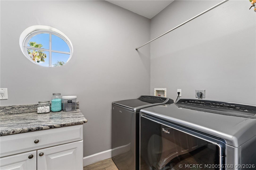 2318 NW Bay Colony Ct