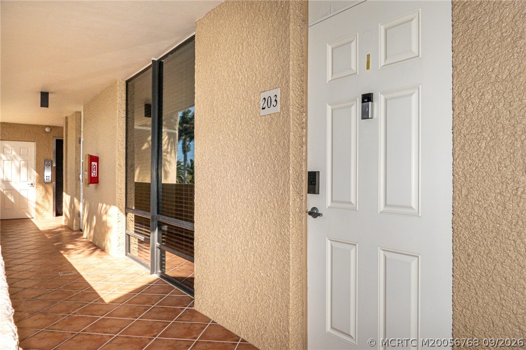 2318 NW Bay Colony Ct