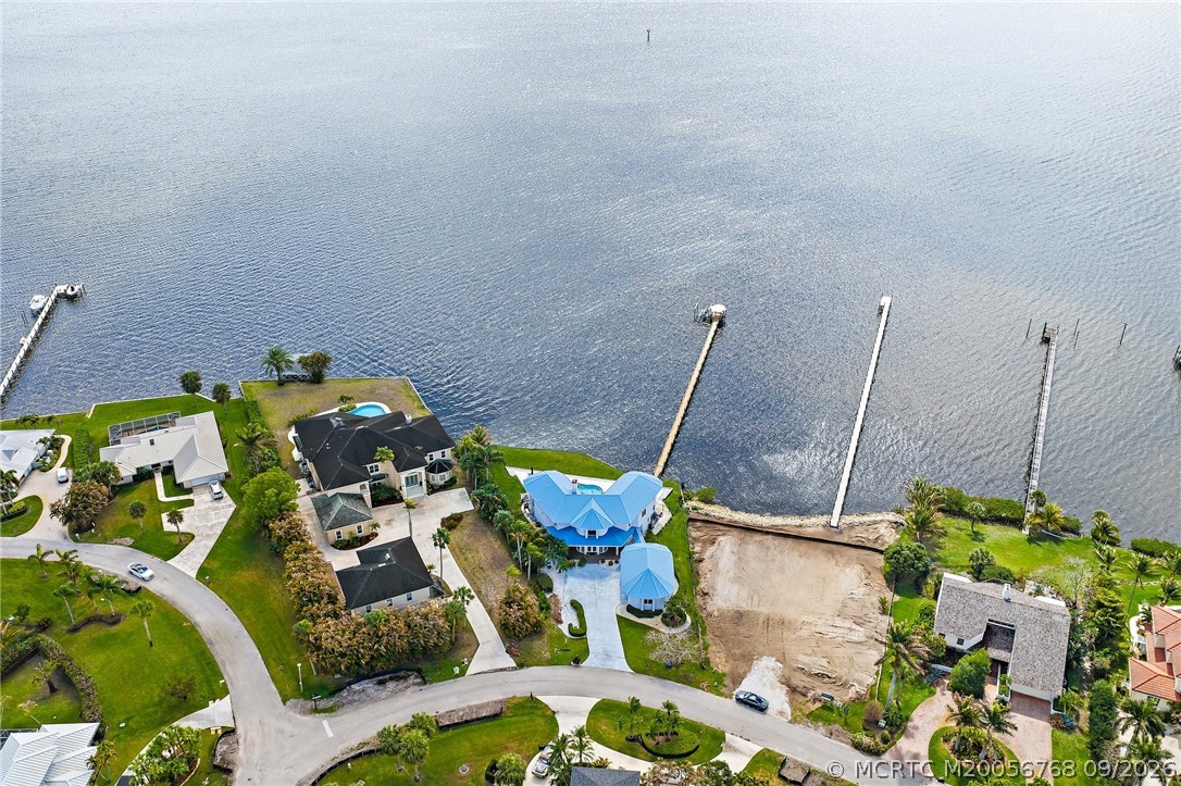 2318 NW Bay Colony Ct