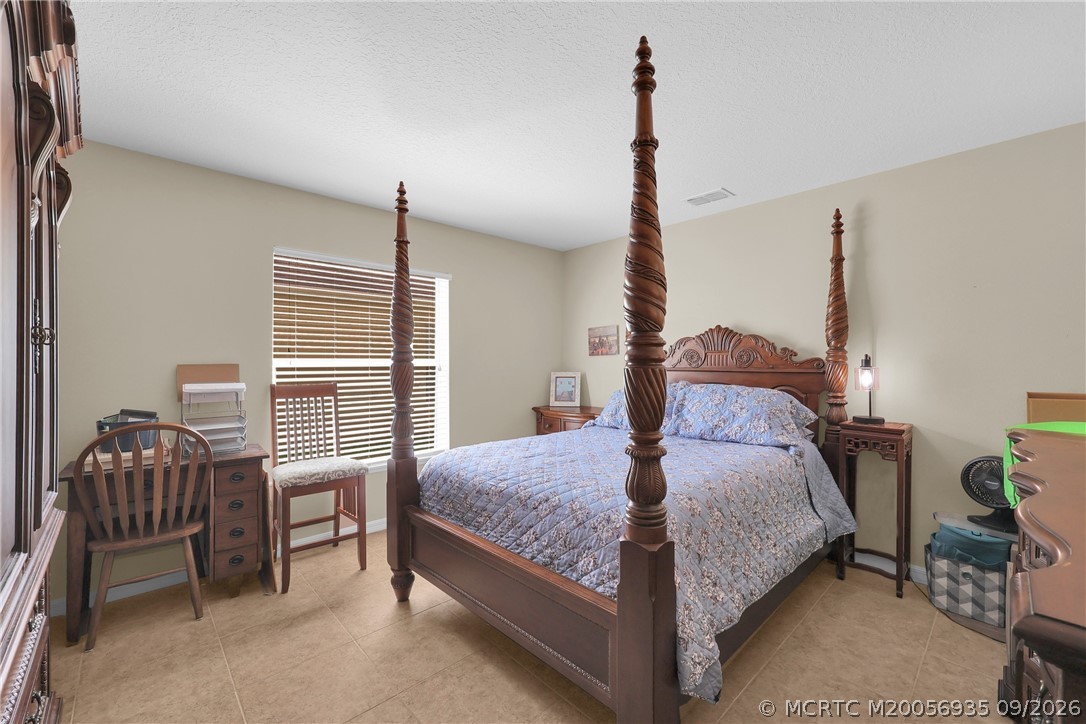 5209 NW Wisk Fern Circle NW