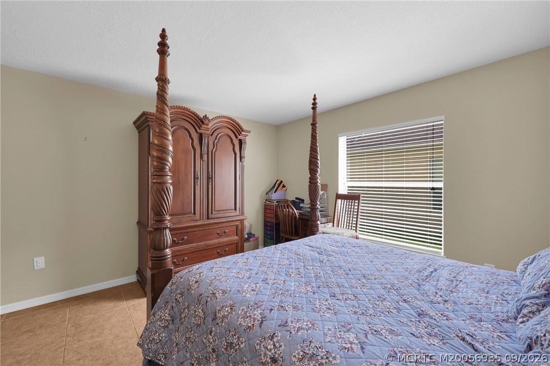 5209 NW Wisk Fern Circle NW