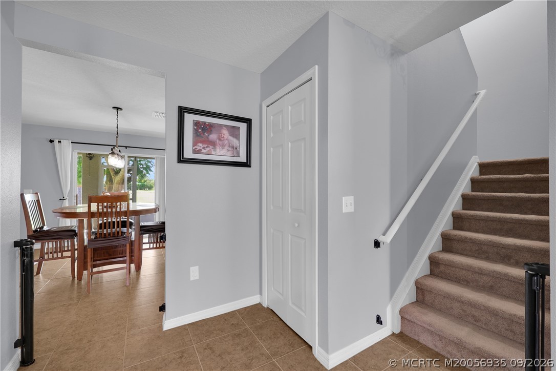5209 NW Wisk Fern Circle NW