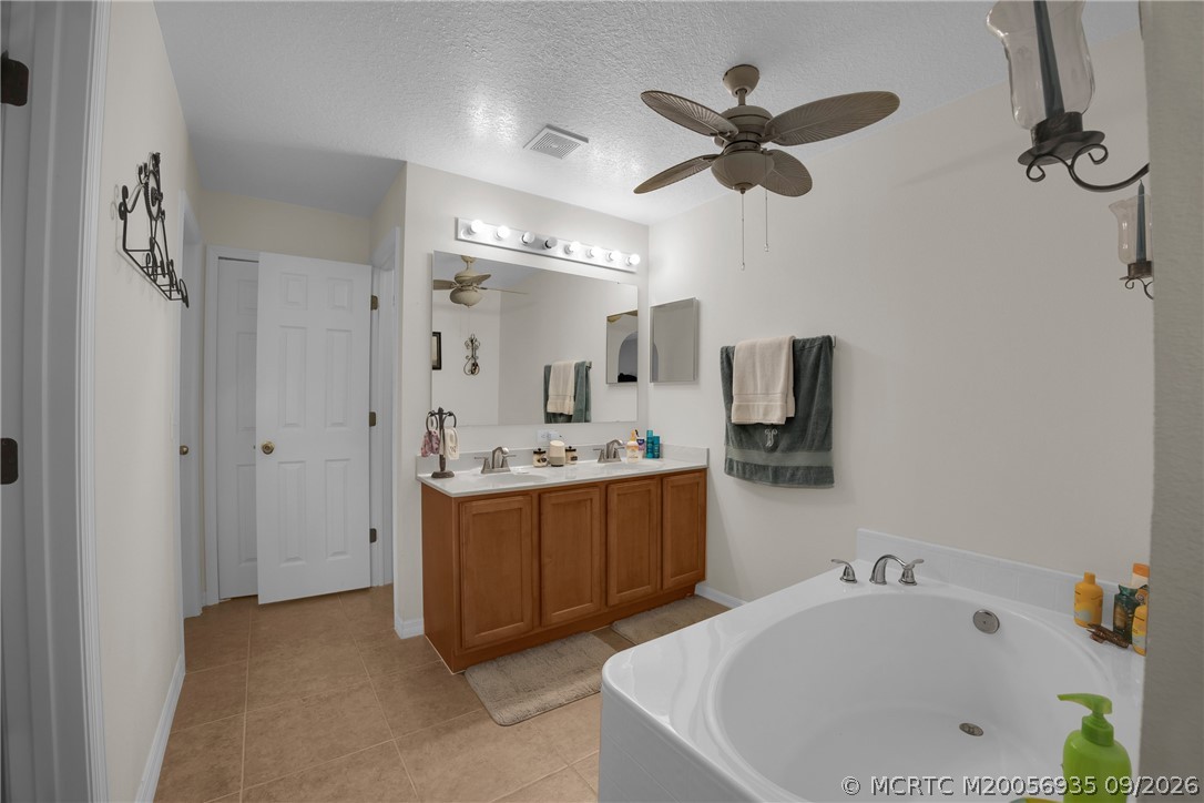 5209 NW Wisk Fern Circle NW