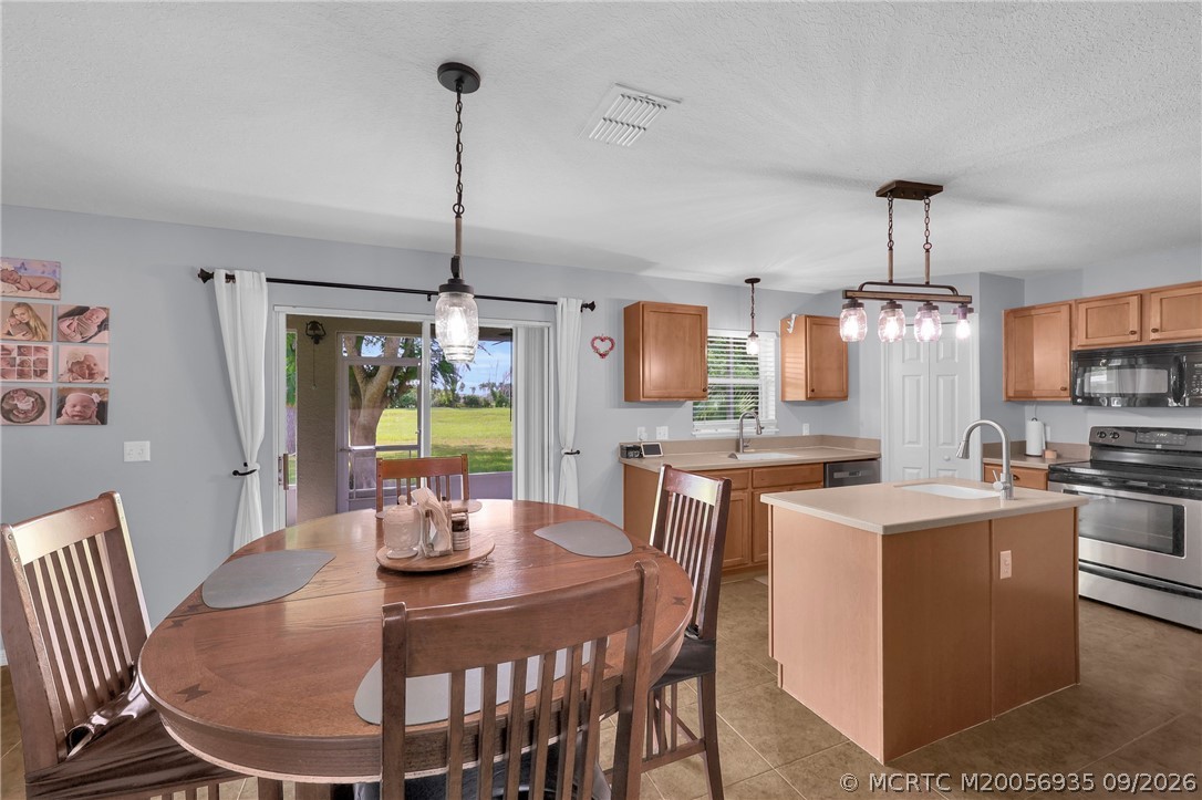 5209 NW Wisk Fern Circle NW