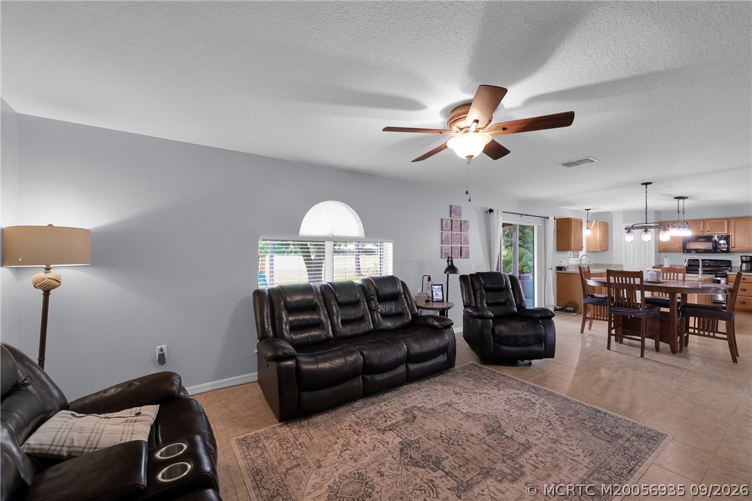 5209 NW Wisk Fern Circle NW