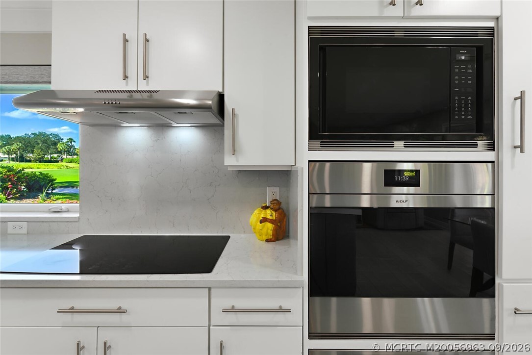4884 SW Loch Lane