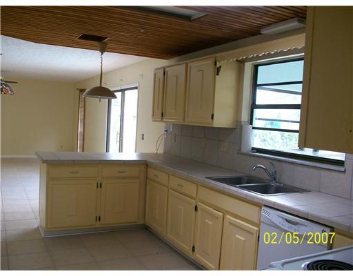 5611 SE CABLE Drive 5611