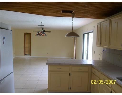 5611 SE CABLE Drive 5611