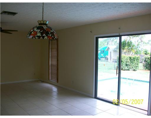 5611 SE CABLE Drive 5611