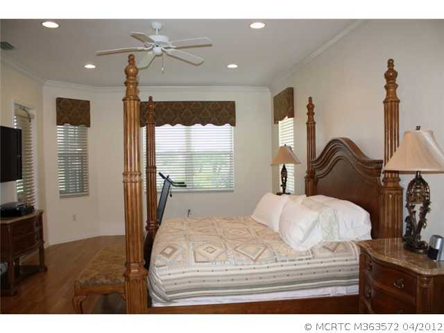2321 SW Golden Bear Way 2321