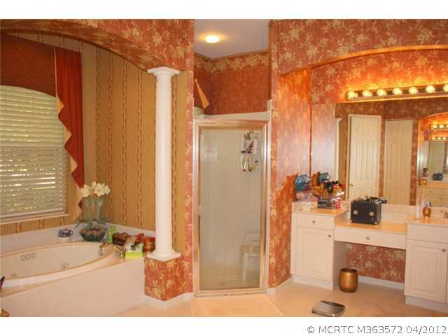 2321 SW Golden Bear Way 2321