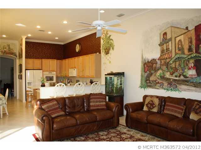 2321 SW Golden Bear Way 2321