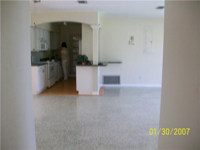 1110 Mayfair Lane 1110