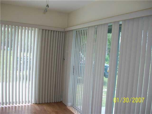 1110 Mayfair Lane 1110