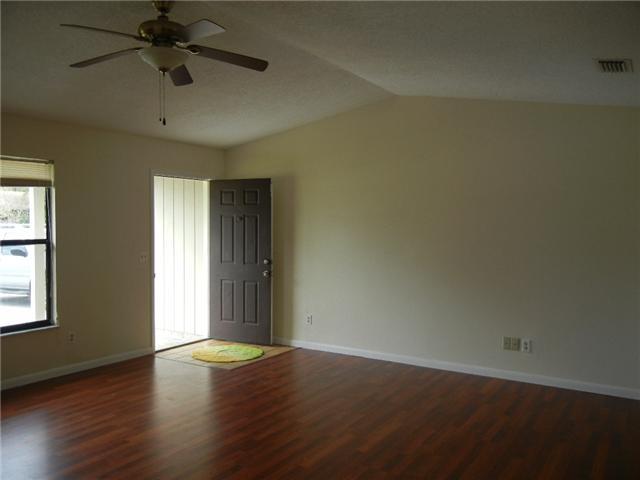 5866 SE Rosemont Avenue 5866