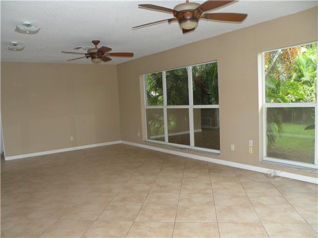 2793 SE Morningside Blvd 2793