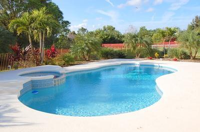 4893 SW LAKE GROVE Circle 4893