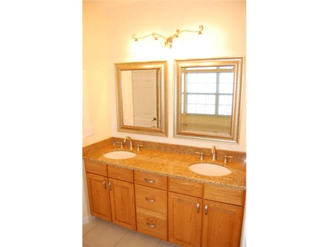 4893 SW LAKE GROVE Circle 4893