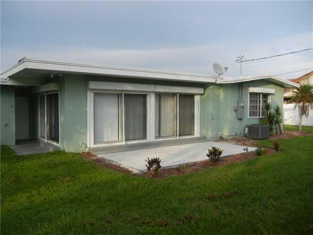 1110 SE Mayfair Lane 1110