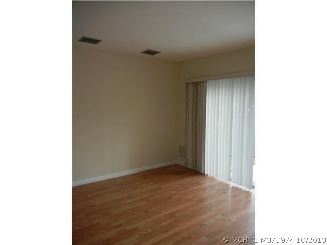1110 SE Mayfair Lane 1110