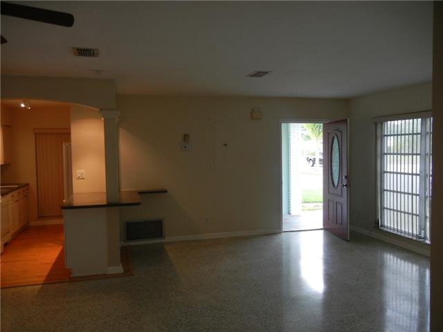 1110 SE Mayfair Lane 1110