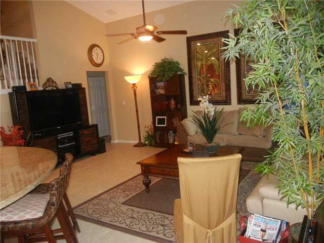 841 SE Westminster Place 841