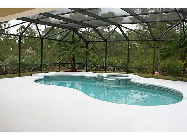 2553 SW Mayacoo Way 2553