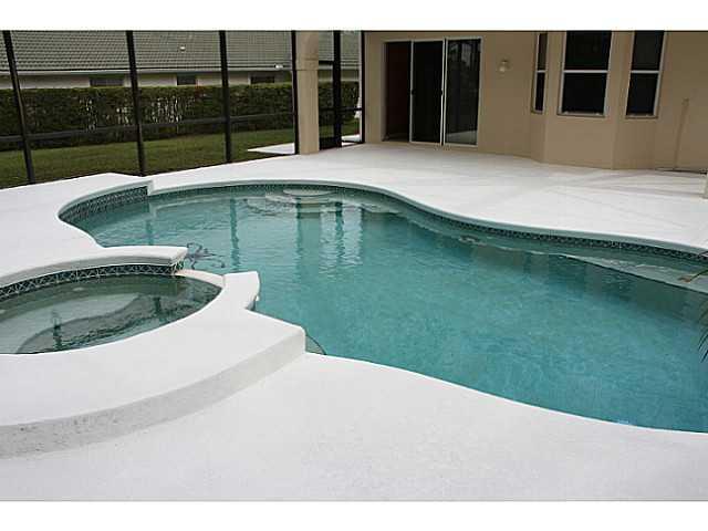 2553 SW Mayacoo Way 2553