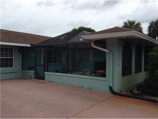243 SE Ila Street 0