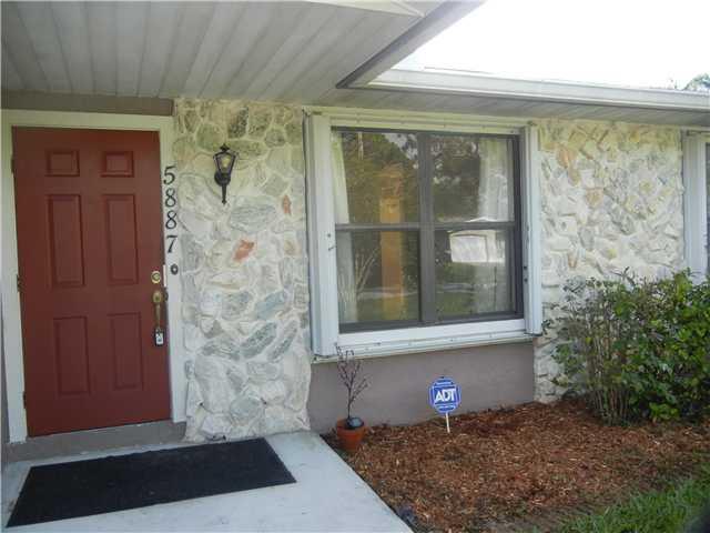 5887 SE Avalon Drive 5887