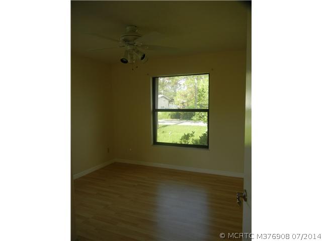5887 SE Avalon Drive 5887
