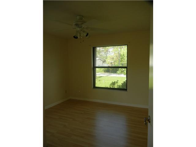 5887 SE Avalon Drive 5887