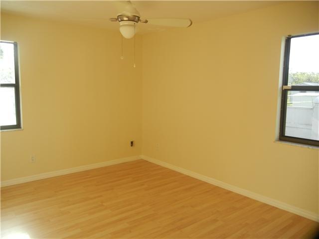 5887 SE Avalon Drive 5887